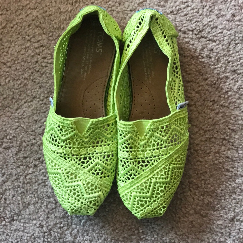 NWOT crochet lace TOMS